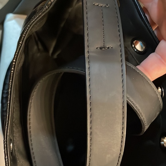 Juicy by Juicy Couture Black Crossbody Bag - Picture 7 of 9